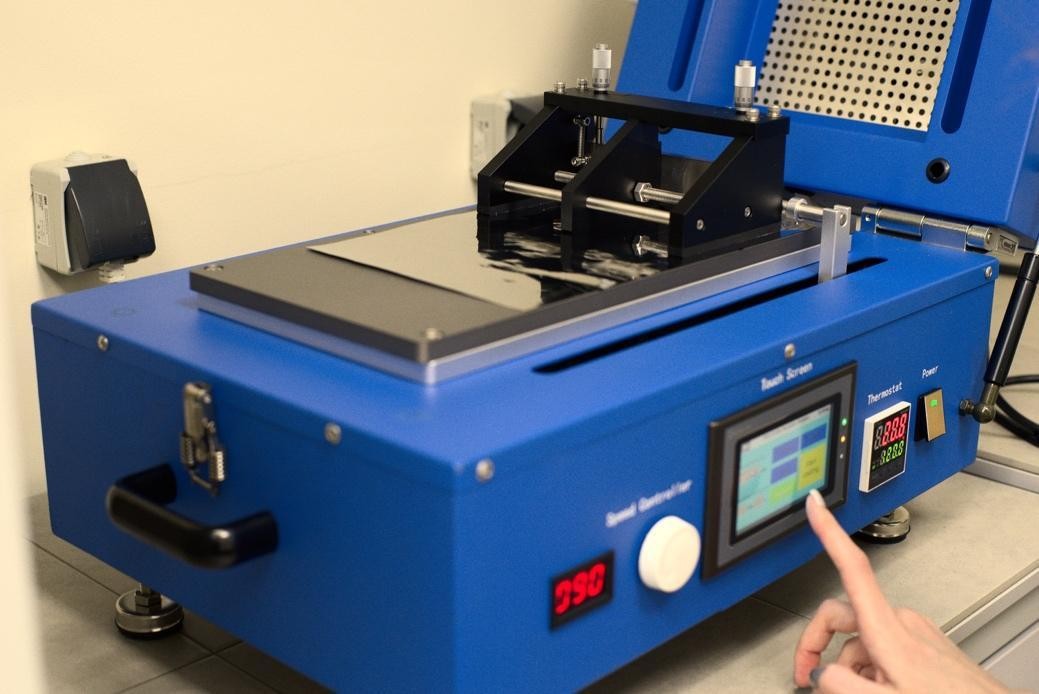 Машина для производства функциональных покрытий по намазной технологии