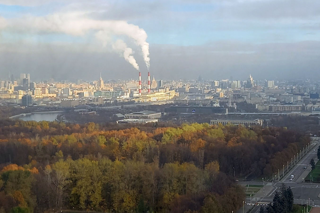 Влияние городского аэрозоля в Москве на атмосферную радиацию и температуру приземного воздуха