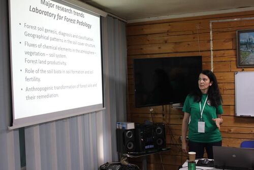 Научный сотрудник Института леса КарНЦ РАН Елена Мошкина рассказывает об исследованиях лаборатории лесного почвоведения
