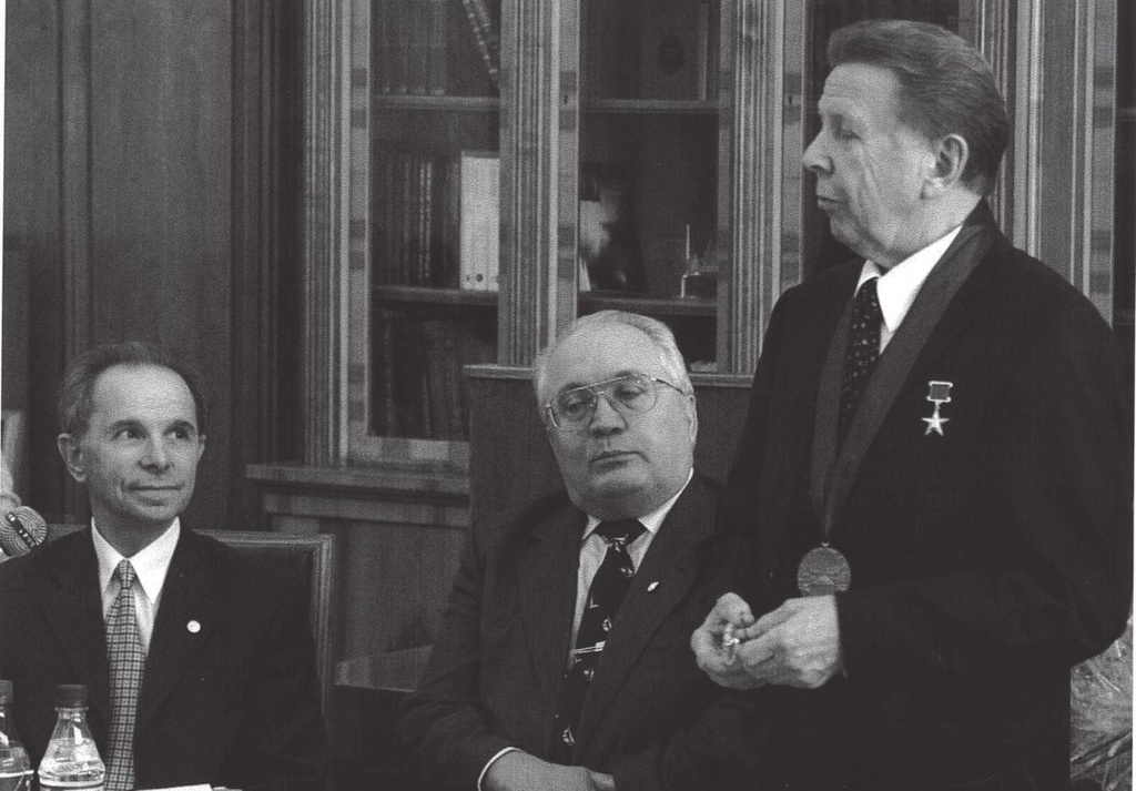 Академики Юрий Наточин, Виктор Садовничий и Евгений Чазов