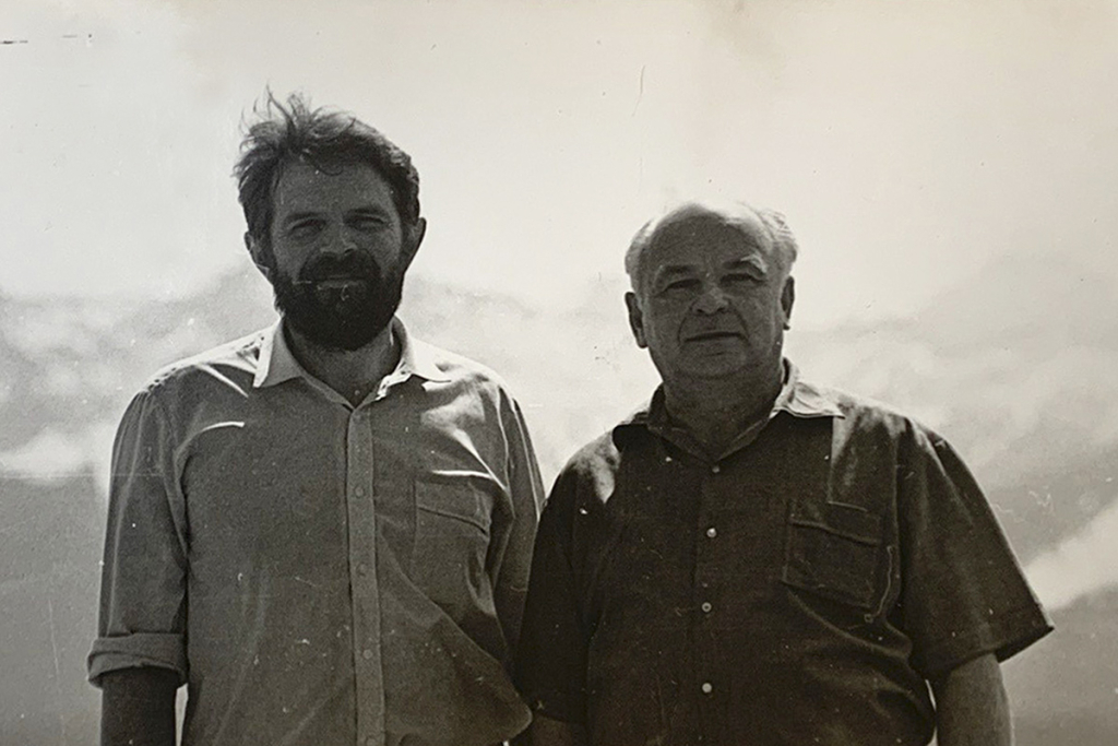 Корпусов Генрих Васильевич (справа), Холькин Анатолий Иванович (с 1987 — член-корреспондент АН СССР, с 2011 — академик РАН), 80-е гг.
