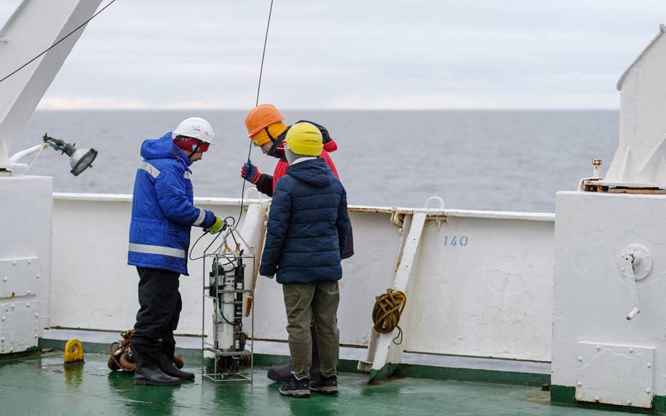 Измерение солёности и температуры вод Карского моря