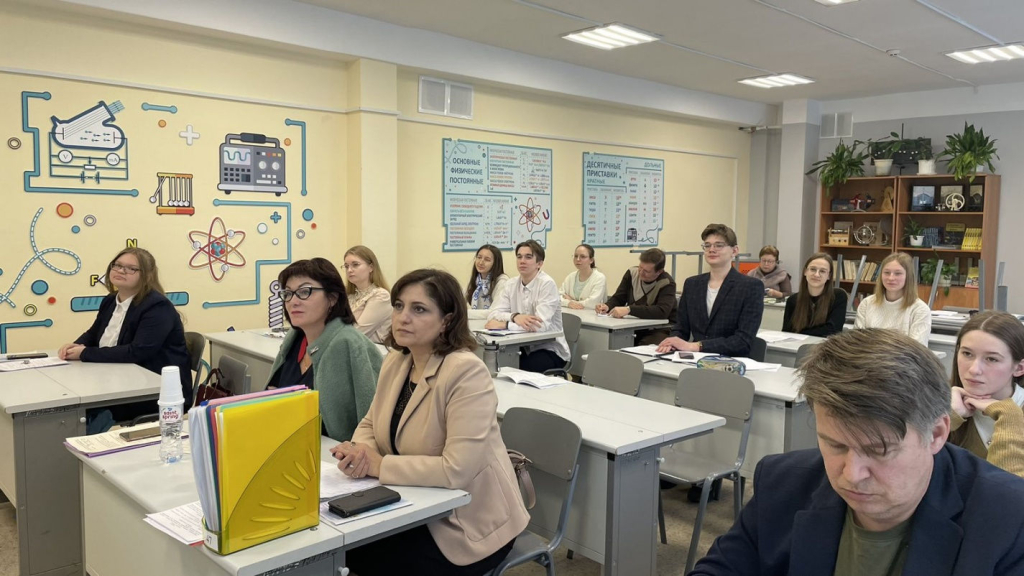 В базовой школе РАН состоялась конференция школьников по научно-техническому творчеству