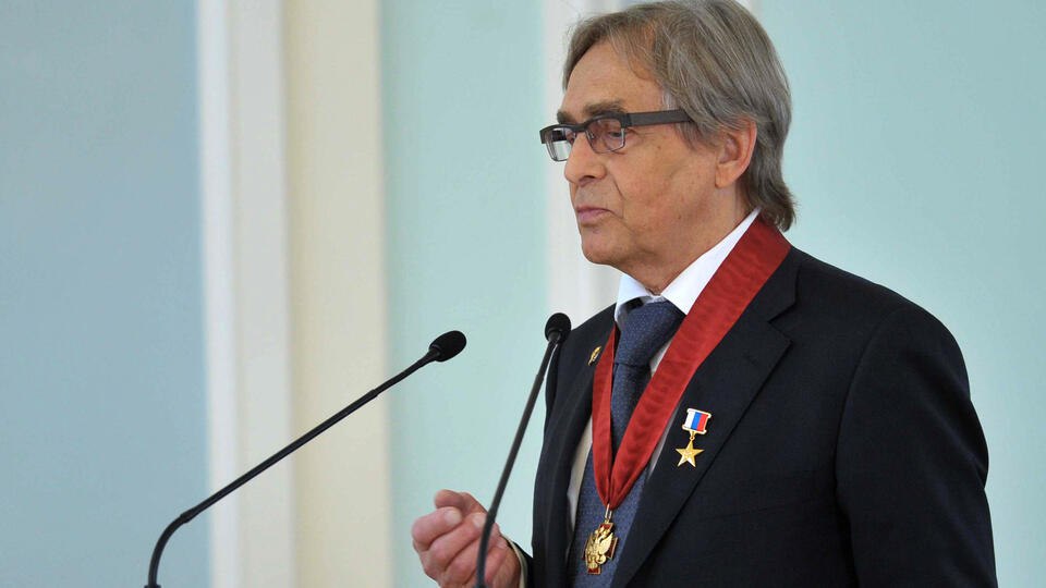 Президент РАН поздравил с 90-летием академика Александра Коновалова