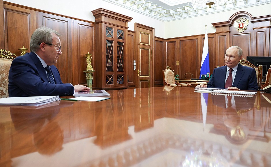 Владимир Путин встретился с президентом Российской академии наук Геннадием Красниковым