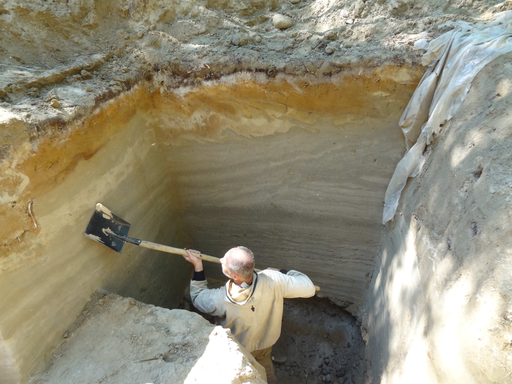 Изучение археологического памятника «Коврижка IV» в нижнем течении реки Витим