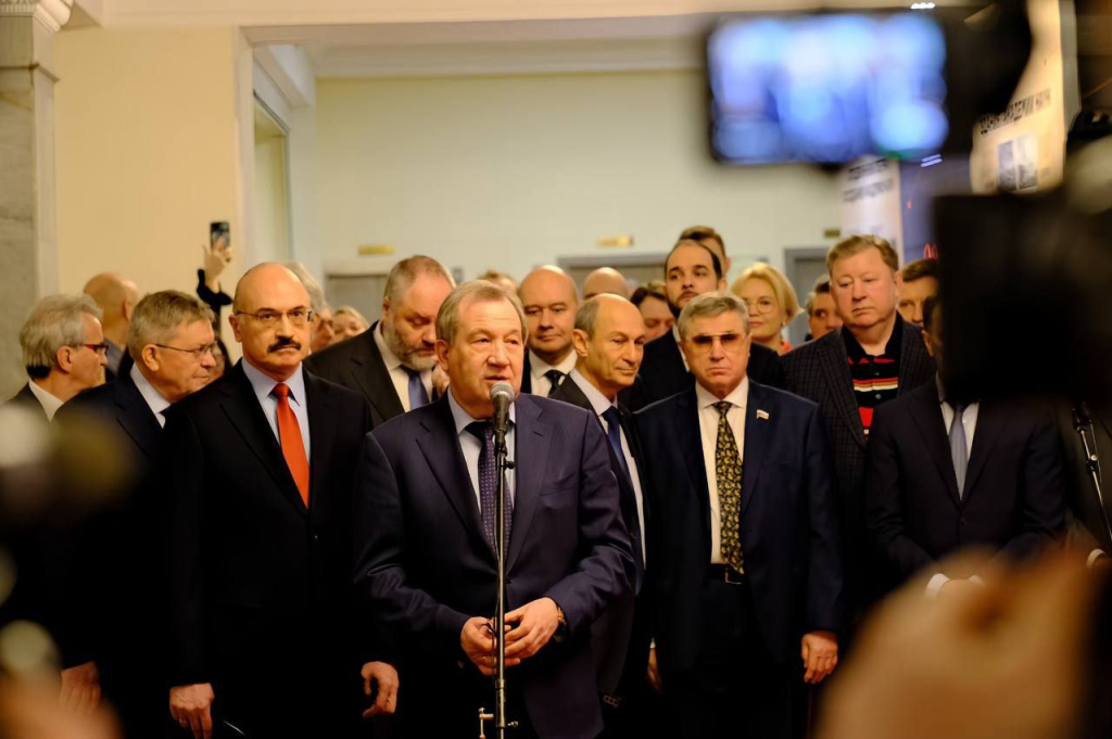 Выставка, посвящённая 300-летию РАН, открылась в Государственной Думе 