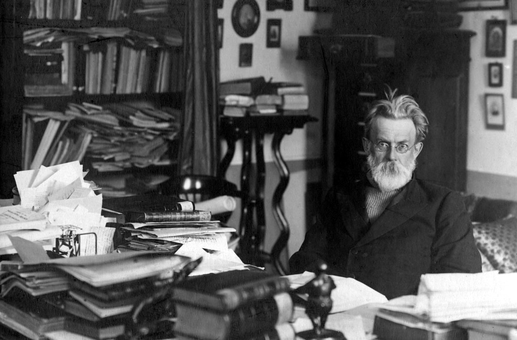 В.И. Вернадский в своём кабинете в Петрограде, 1921 год