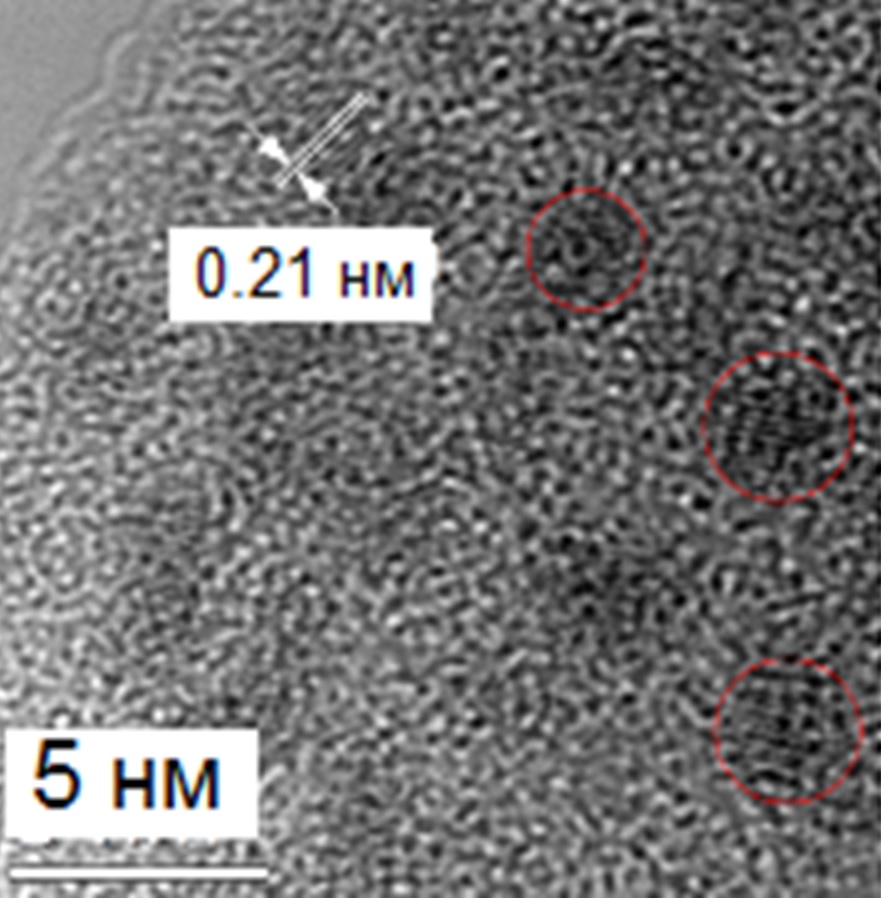 Изображение наноалмазов с размером 5 нм в матрице из аэрогеля диоксида кремния, полученное на просвечивающем электронном микроскопе высокого разрешения