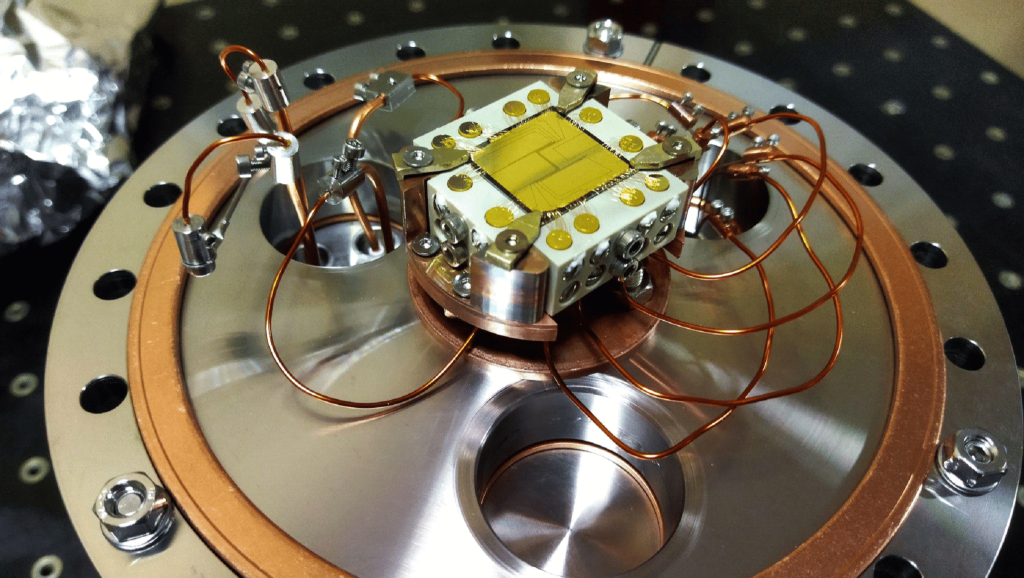 Разработан первый в России атомный чип – Optics & Laser Technology