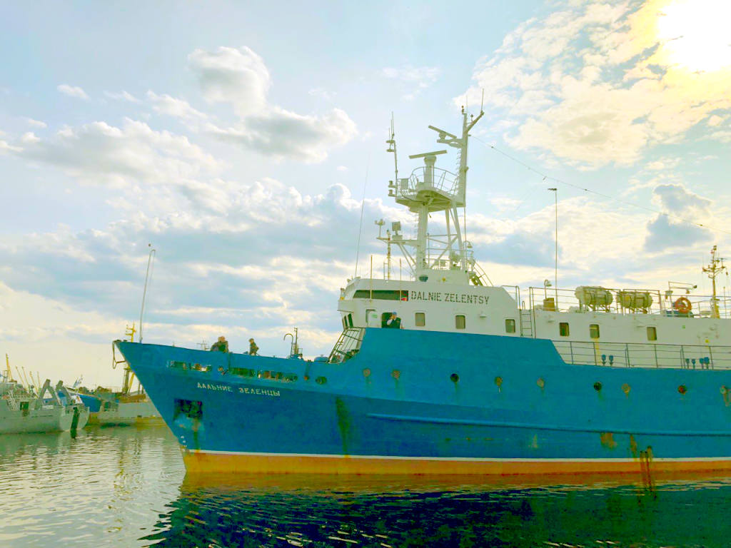 Научно-исследовательское судно «Дальние Зеленцы». Автор фото: Денис Моисеев.