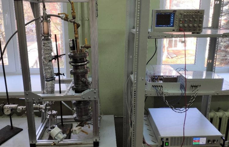 Установка для проведения плазмохимического пиролиза углеводородов в жидкой фазе. Источник: Евгений Титов.