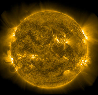 Характерный вид Солнца в рабочем диапазоне телескопа СОЛ 17.1 нм. Так будут выглядеть получаемые им изображения. Данное изображение получено телескопом AIA обсерватории SDO (NASA). Изображение: NASA/SDO and the AIA, EVE, and HMI science teams.