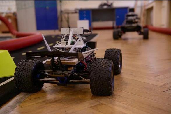 Новый подход к созданию систем стабилизации движений объектов управления по задаваемым траекториям