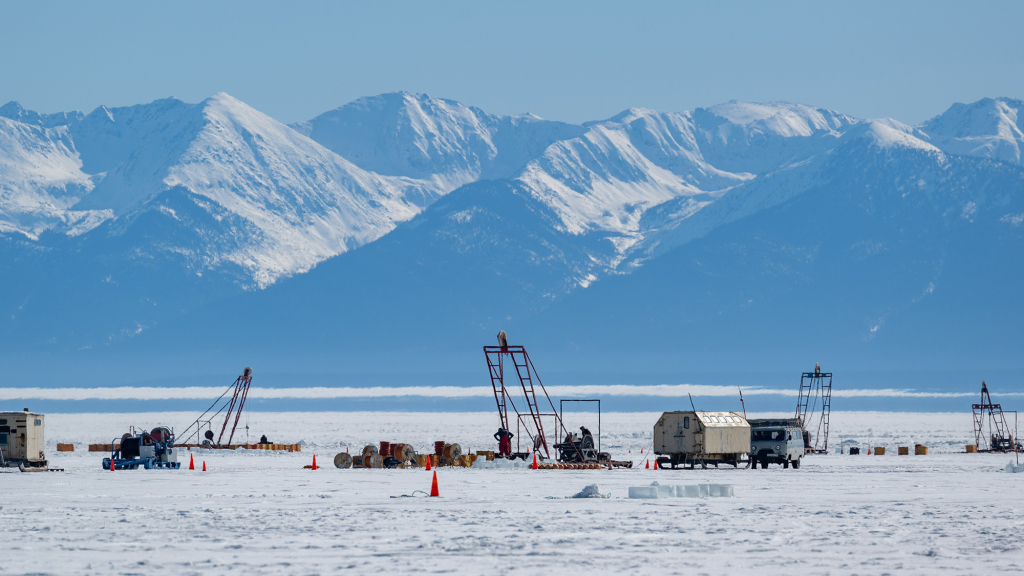 На Байкале завершилась очередная экспедиция по строительству глубоководного нейтринного телескопа Baikal-GVD