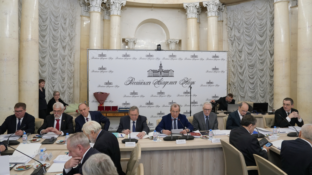 РАН укрепляет кадровый и организационный потенциал: новые профессора, награды и переход учреждений в ведение Академии