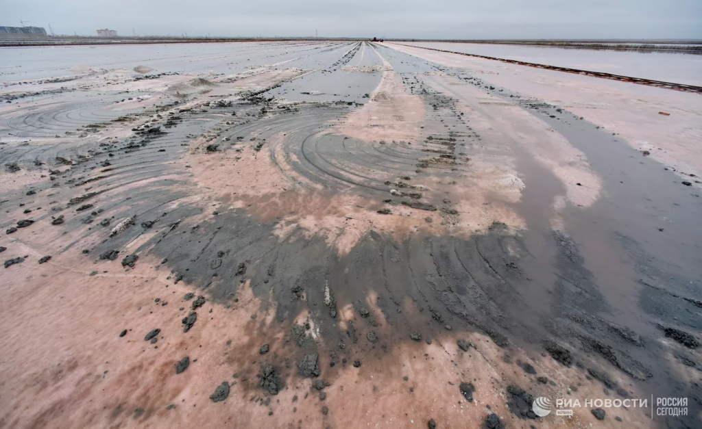 Шторм в Крыму резко снизил солёность озера Сасык-Сиваш