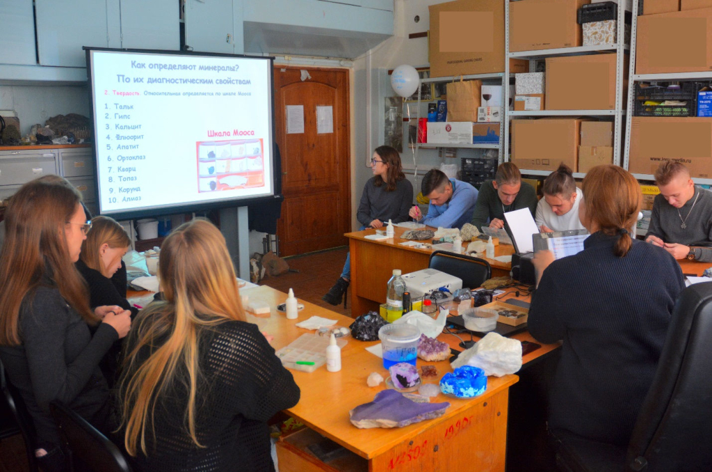 Серия тематических модулей проведена в базовой школе РАН ведущими учеными Иркутской области
