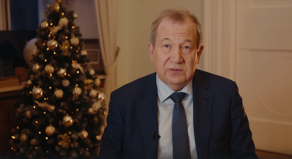 Президент РАН поздравил учёных с наступающим Новым годом