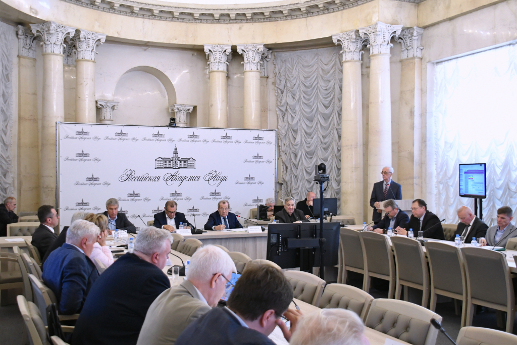 В РАН обсудили реализацию российской лунной программы до 2060 года