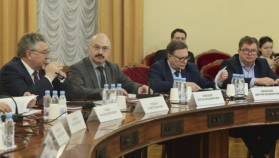 Вице-президент РАН Степан Калмыков принял участие в заседании круглого стола, посвящённого повышению престижа и качества инженерного образования