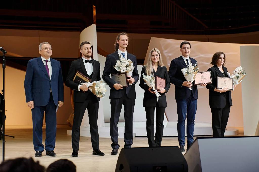 В Москве наградили победителей премии «За верность науке»
