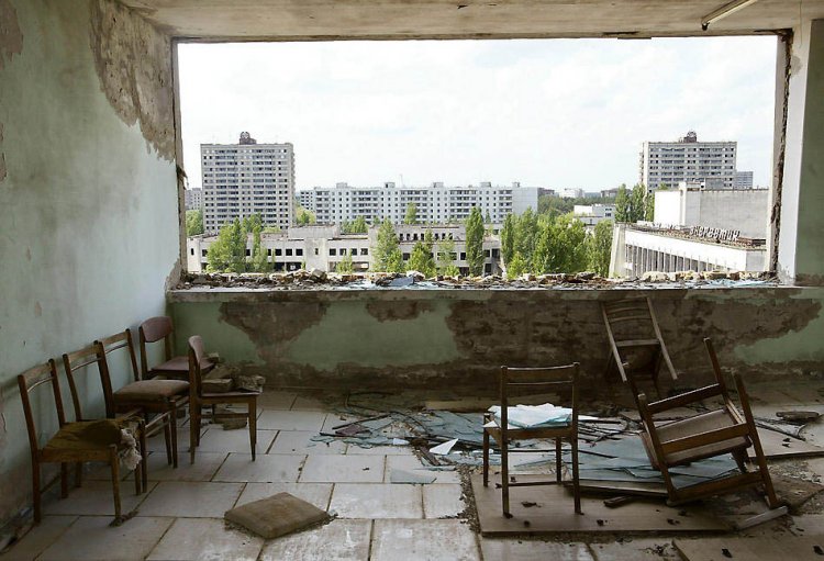 Вид на город-призрак Припять, расположенный в Чернобыльской зоне отчуждения. Автор: Сергей Супинский. Источник: AFP Photo.