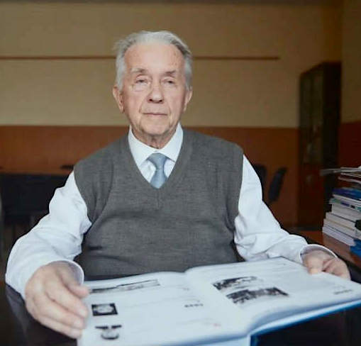 Попов Гарри Алексеевич