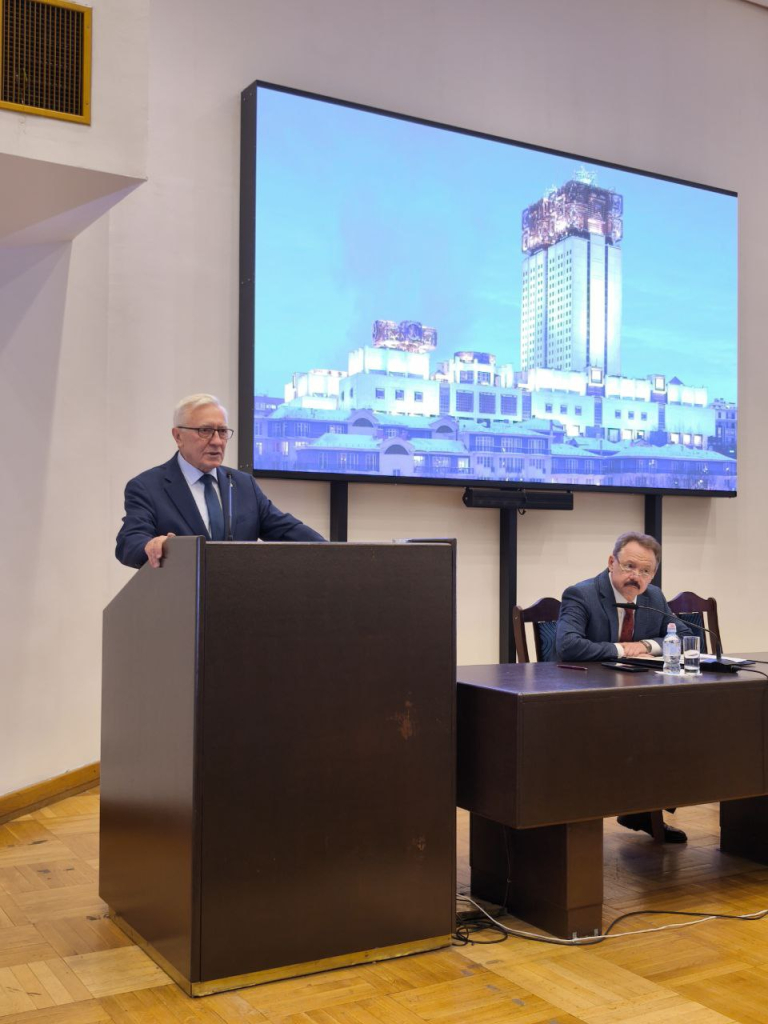 Председатель ДВО РАН рассказал о достижениях дальневосточных ученых на общем собрании ДВО РАН